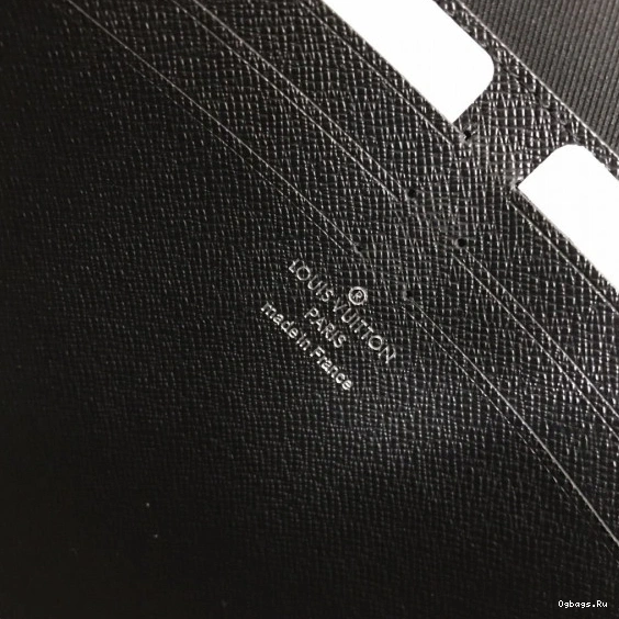 MM VUITTON POCHETTE LOUIS VOYAGE 0316